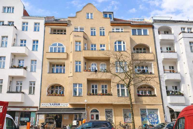 Ruhige Altbauwohnung, solide vermietet, ca. 4,9 % Rendite