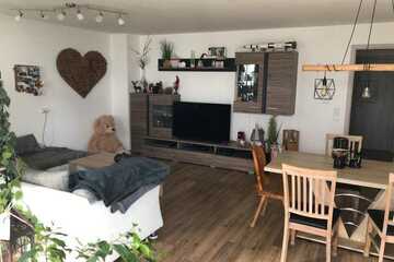 Moderne 3-Zimmer-Erdgeschosswohnung mit Garten in Kösching