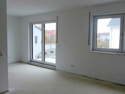 Schöne 3-Zimmer-Whg. im 1. OG, mit Lift, Balkon, Einbauküche, Bad mit Wanne und Dusche, u.v.m.!