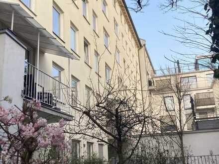 Top-Lage, ruhig; aufwändig renovierte 4 Zi Wohnung mit überdachtem Südbalkon zum Innenhof