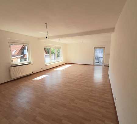 Helle, ruhige 2-Zimmer-Wohnung mit Balkon in Leidersbach