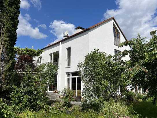 Freistehendes Einfamilienhaus mit großzügigem Garten in Gablingen - Energieeffizienzklasse B