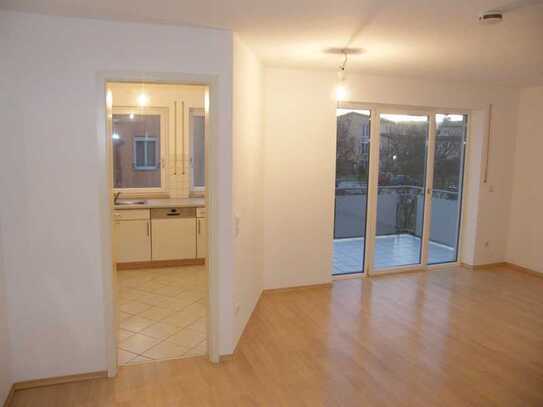 Neuwertige 3ZKB Diele mit Balkon, im 1.OG, 72 m², Einzelgarage + Außenparkplatz, am Luitpoldpark