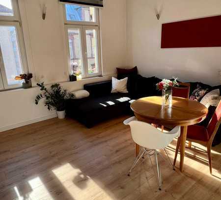 Helle 2-Zimmer-Wohnung im Herzen von Stuttgart-West mit Garage und Tageslichtbad