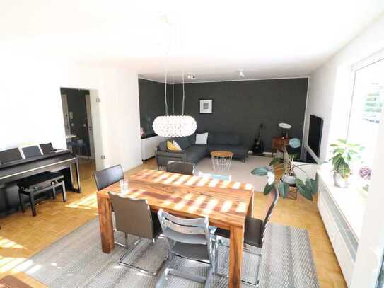 GUT GESCHNITTENE MAISONETTE-WOHNUNG MIT BALKON + GARAGE IN BREDENEY!