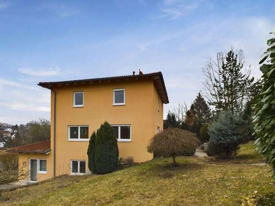 Wohnhaus im Toskana-Stil mit ELW und Doppelgarage im Stadtbusbereich