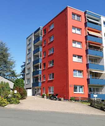 Geschmackvolle 3-Zimmer-Wohnung mit gehobener Innenausstattung mit Balkon und EBK in Bad Salzuflen