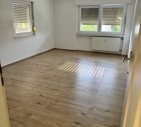 Ansprechende und vollständig renovierte 4-Zimmer-Wohnung mit Balkon in Bad Schönborn