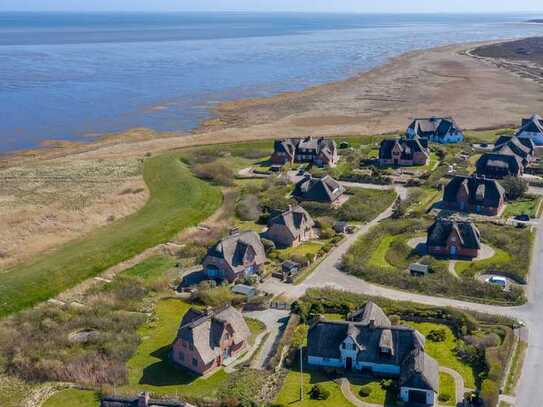 Seltenes Juwel mit Blick auf das Rantumer Wattenmeer - Schöne Doppelhaushälfte unter Reet