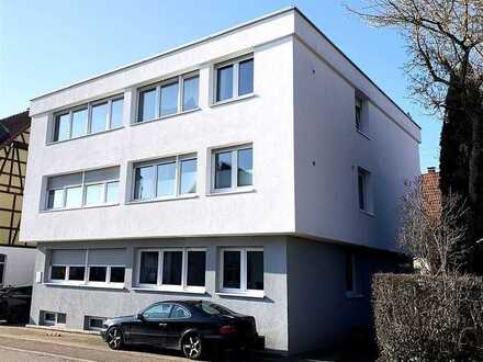 *Gepflegtes Wohn-/Geschäftshaus!* Grunbdbuch statt Sparbuch! EG-Büro frei!