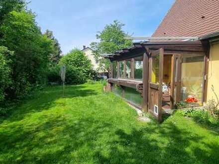 Familientraum zentral in Eching: Einfamilienhaus mit großem Garten