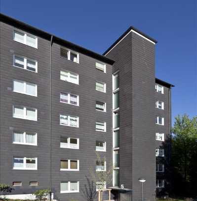 Mit Aufzug, Balkon & Blick über Vorhalle