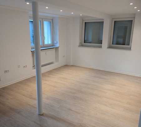 Schöne 2,5-Zimmer-Wohnung in MA-Lindenhof mit Terasse, Garten und Garage