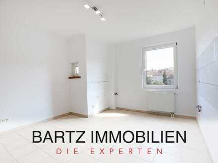 Helle 3-Zimmer-Wohnung im 2. Obergeschoss mit Balkon und Stellplatz in zentraler Lage