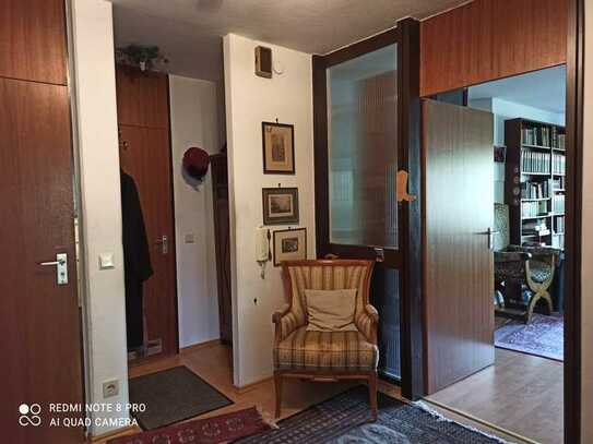 Interessante 3-Zimmer-Wohnung mit großem Balkon und Blick ins Grüne in München Harlaching