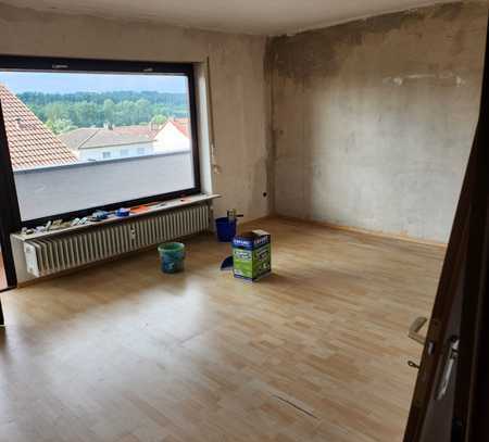 Schöne 4-Zimmer-Wohnung mit Balkon in Langenzenn wird aktuell renoviert