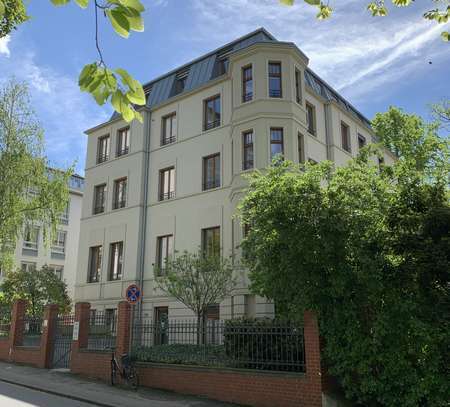 Hochwertige 2-Zimmer-Wohnung in historischer Villa in unmittelbarer Kurparknähe