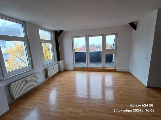 Helle -4 Zimmer -Wohnung in Braunschweig mit Dachterrasse!