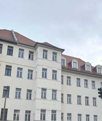 Ihr Investment in Leipzig-Thonberg! Großzügige 4-Zimmerwohnung im Dachgeschoss mit Loggia!