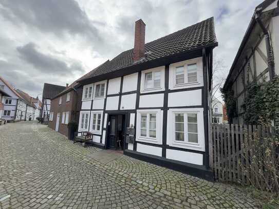 Historisches Mehrfamilienhaus mit Fachwerkcharme in malerischer Altstadtlage!