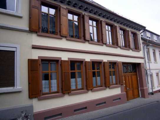 Gepflegtes, stilvoll saniertes Mehrfamilienhaus im Zentrum von Grünstadt