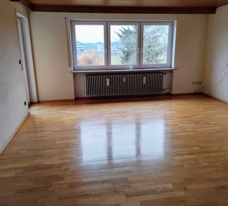 Helle, große 3-Zimmer-Wohnung mit Südbalkon und Garten