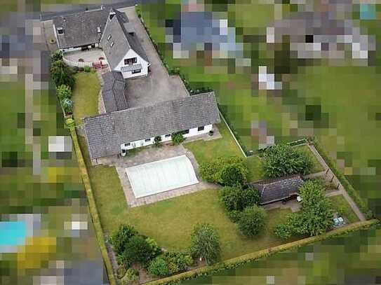 Tolles Grundstück, großes Einfamilienhaus mit Gewerbetrakt, ca. 500 m² Wfl./Nfl,