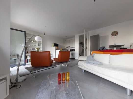 Exklusive, moderne 2 Zimmer Wohnung mit kleiner grüner Oase, ganz privat