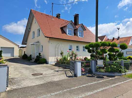 Gepflegtes Einfamilienhaus mit großzügigem Garten und Wintergarten in Inchenhofen zu vermieten