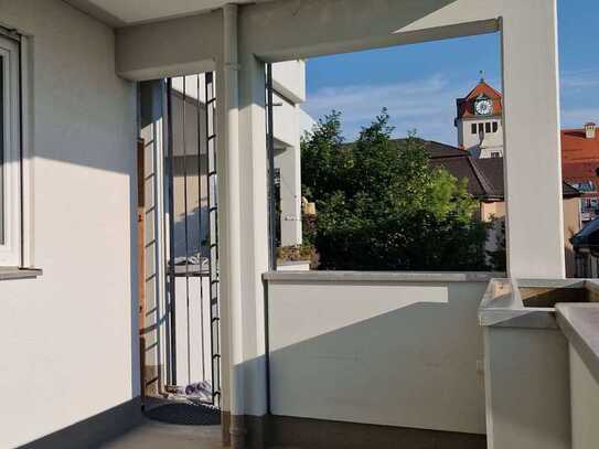 Renoviertes Apartment mit großem Sonnen-Balkon, nahe Isar & U3 !