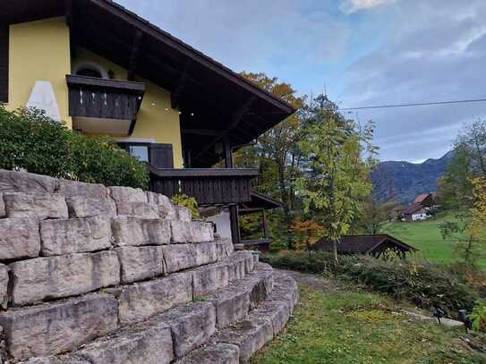 Wohnen in idyllischer Lage - großes Einfamilienhaus in Anger