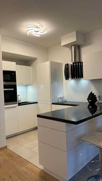 Stilvolle 2 Zimmer Penthaus in prestigeträchtiger Botschaftslage