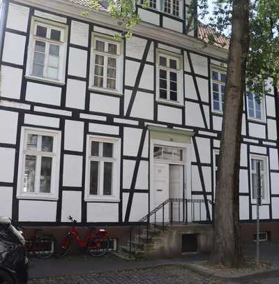 Erstbezug: 3ZKBB- hochw. sanier. Fachwerkhaus innerhalb der Wälle mit EBK in Soest