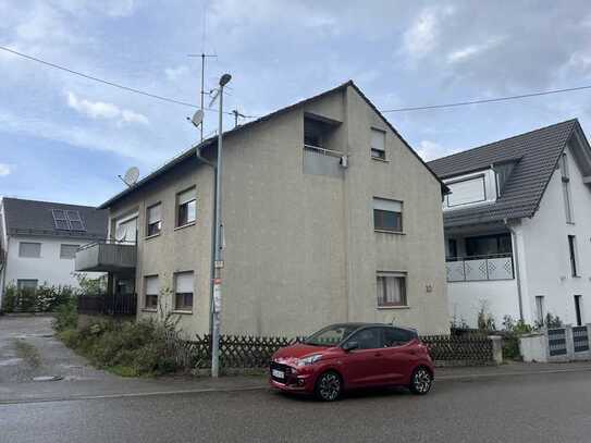 renovierungsbedürftige 3-Zimmer-Dachgeschosswohnung