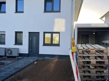Schönes, geräumiges Haus mit vier Zimmern in Euskirchen (Kreis), Euskirchen