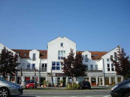 RÖDERMARK: Aufteilbare Geschäfs-/Büroräume (2 Etagen) m. großer Fensterfront u. 2 Toiletten