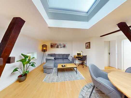 Möblierte 4 Zimmer-Wohnung mit Balkon