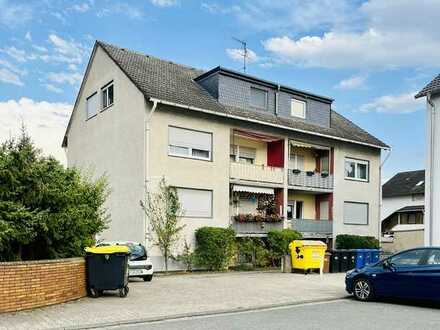 Mehrfamilienhaus mit 6 aufgeteilten Wohneinheiten – Balkone und 7 Stellplätze + Garage