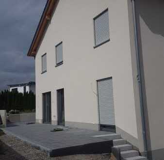 NEUBAU KFW 55 DHH in Massivbauweise zum ERSTBEZUG