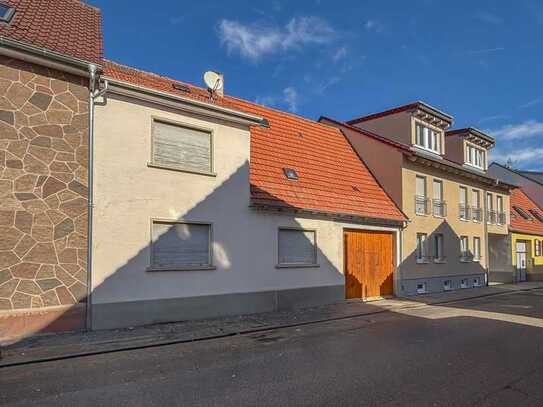 Zentral gelegenes Abrissgrundstück für 3 - 4 Wohneinheiten oder ein Reihenmittelhaus.