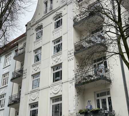 Parallelstraße zum Mühlenkamp! Stilvolle 3-Zimmer-Wohnung mit Balkon in charismatischem Jugendstil