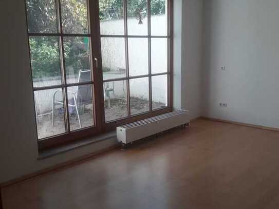 1-Zimmer-Wohnung mit Terrasse und EBK in Zorneding