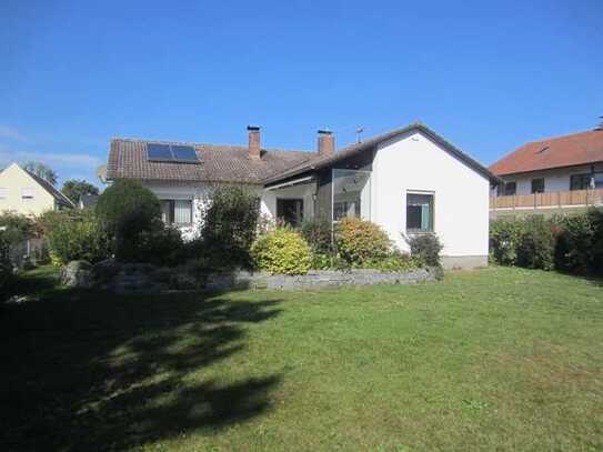 Sehr ruhig gelegener Bungalow mit großen Garten in Landshut-Auloh
nahe dem Naturschutzgebiet