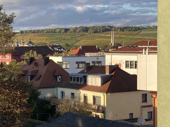 TOP Kernsanierte moderne Wohnung im Frauenland