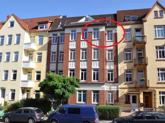 Schöne 2-Zimmer-Wohnung mit Balkon und Einbauküche in Kiel-Gaarden