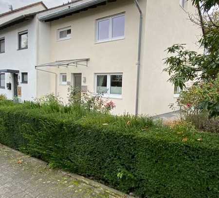 Mayence-Immobilien: Familiendomizil mit tollem Garten u. viel Platz für den Fuhrpark!!