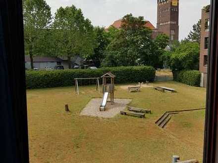 Darmstadt-Mathildenhöhe: Attraktive, gepflegte 4,5 Zimmer Eigentumswohnung mit Loggia