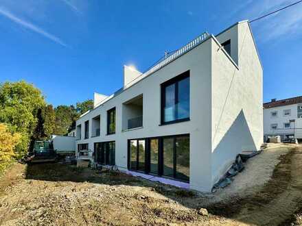 Exklusives Reihenmittelhaus in bester Lage - 5 Zimmer und Wohnküche in Pfullingen