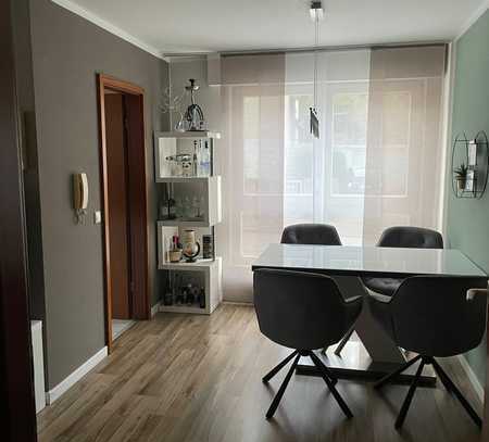 Stilvolle, neuwertige 2,5-Zimmer-Wohnung mit Balkon und EBK in Heilbronn Böckingen Mitte.