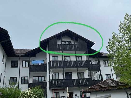 Sanierte 1-Zimmer Wohnung direkt am Loisachufer mit Balkon